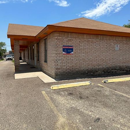 Chic & Cozy 2 Bedroom - 1 Bathroom - Rated Best Eagle Pass Exterior foto