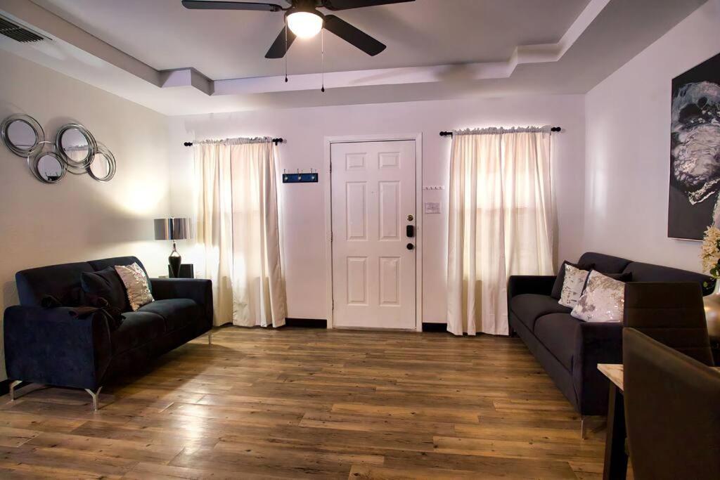 Chic & Cozy 2 Bedroom - 1 Bathroom - Rated Best Eagle Pass Exterior foto