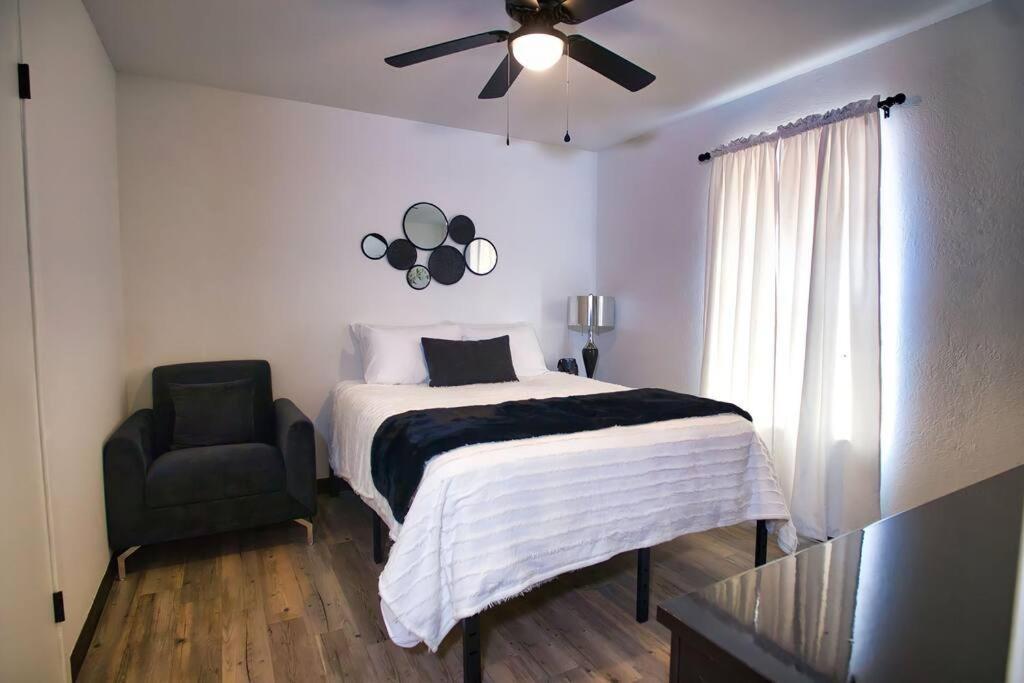 Chic & Cozy 2 Bedroom - 1 Bathroom - Rated Best Eagle Pass Exterior foto