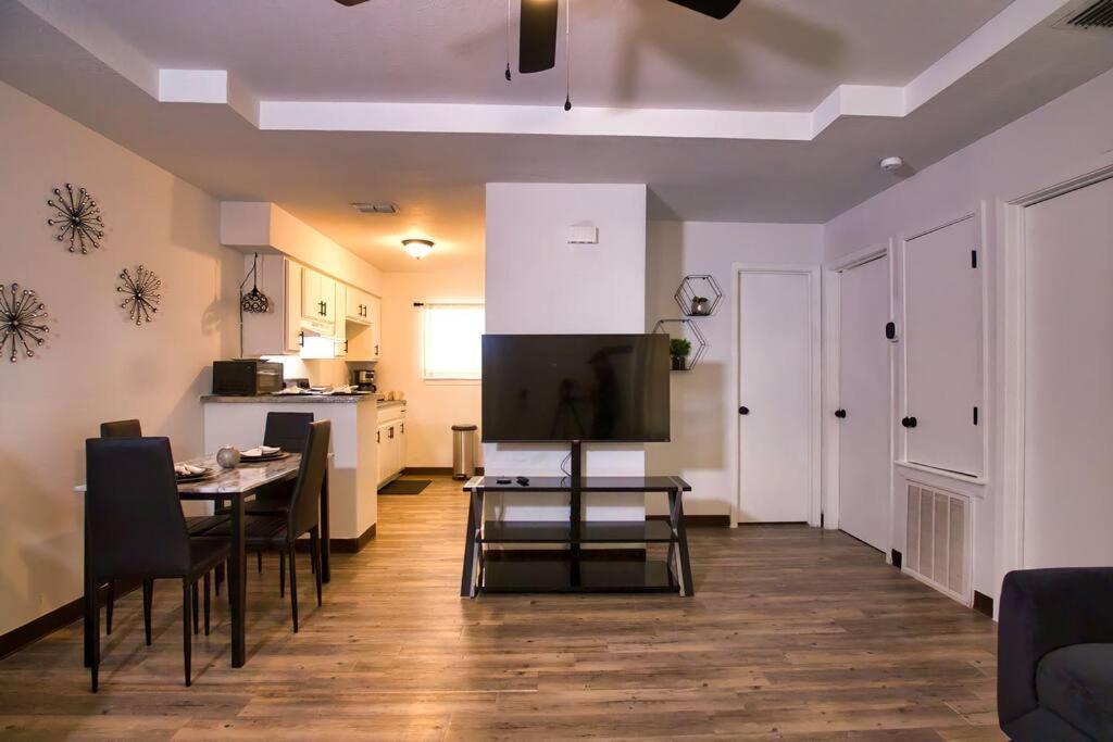 Chic & Cozy 2 Bedroom - 1 Bathroom - Rated Best Eagle Pass Exterior foto