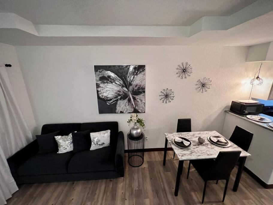 Chic & Cozy 2 Bedroom - 1 Bathroom - Rated Best Eagle Pass Exterior foto