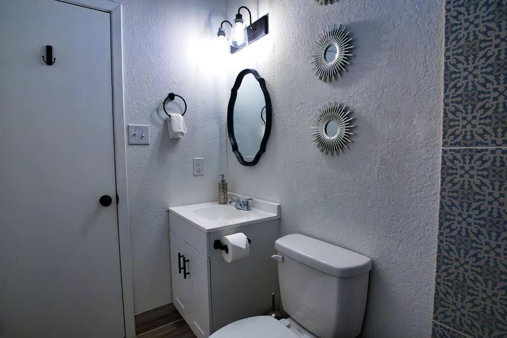 Chic & Cozy 2 Bedroom - 1 Bathroom - Rated Best Eagle Pass Exterior foto
