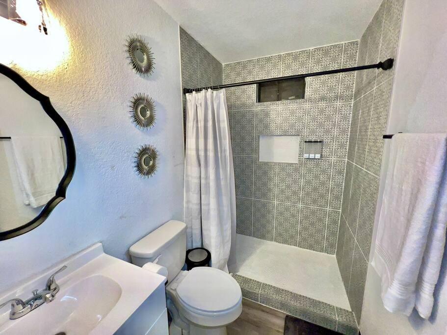 Chic & Cozy 2 Bedroom - 1 Bathroom - Rated Best Eagle Pass Exterior foto