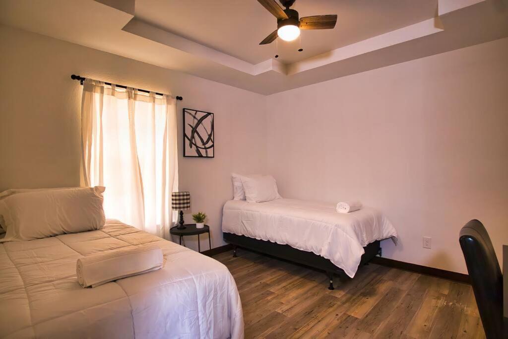 Chic & Cozy 2 Bedroom - 1 Bathroom - Rated Best Eagle Pass Exterior foto